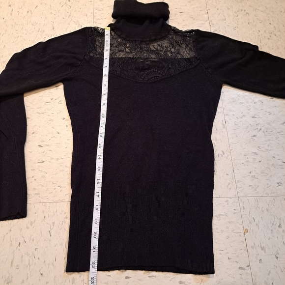 Urban Behavior | Black turtleneck sweater with chest / back lace cut out - Picture 10 of 11